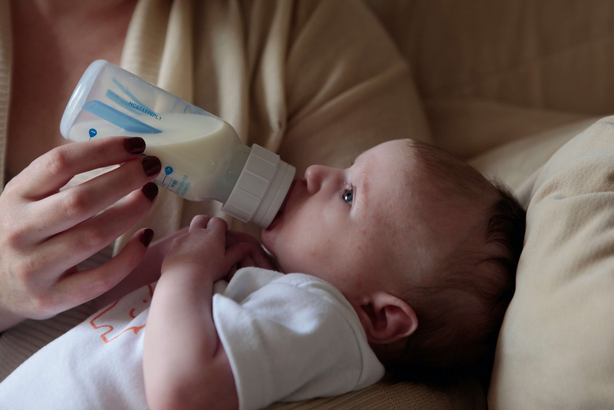 Subvención Más grande va a decidir La leche de fórmula proporciona los nutrientes esenciales para mi bebé?